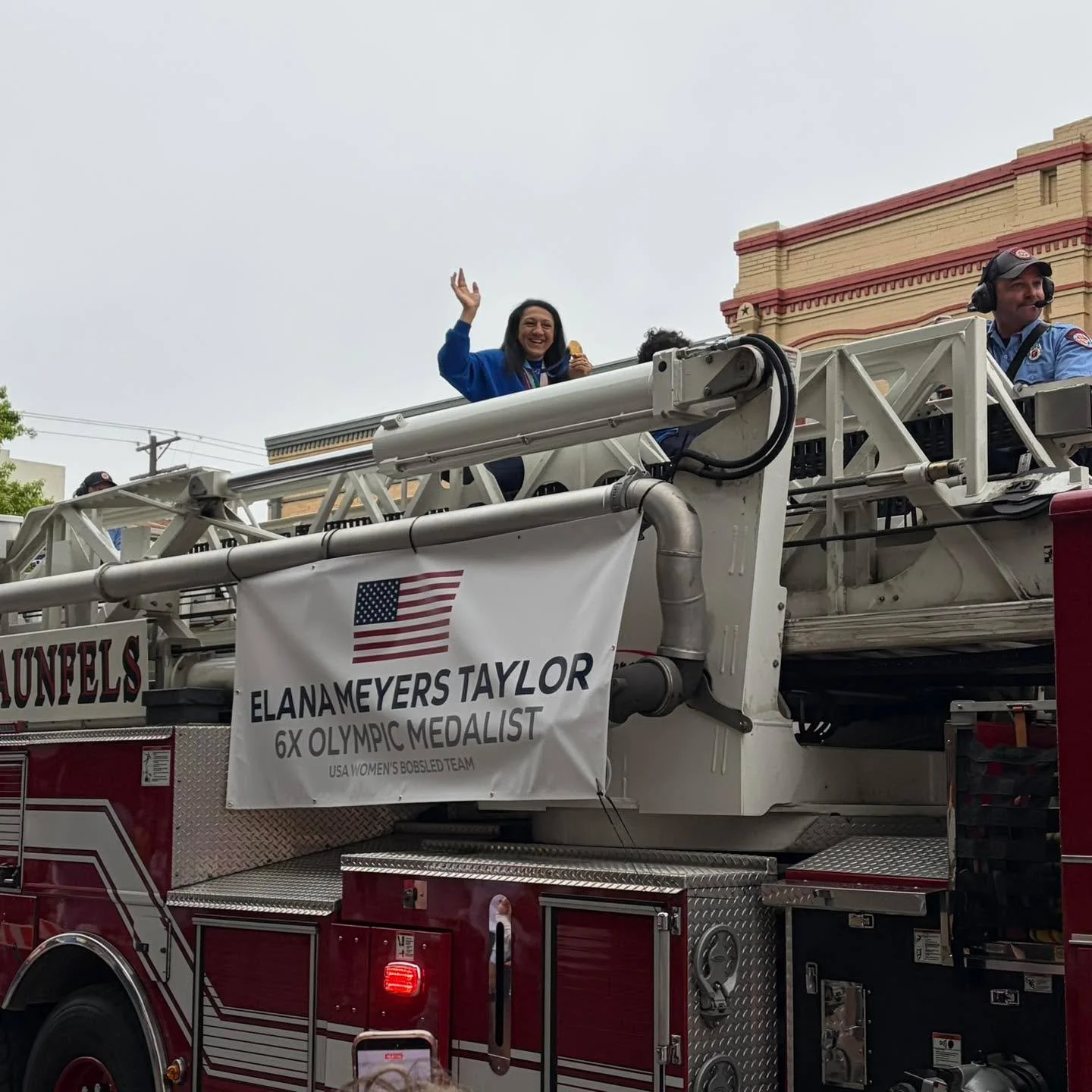 Today New Braunfels celebrated one of our own. πΊπΈ
Congratulations to Elana Meyers Taylor, six-time Olympic medalist and proud member of Team USA, on an incredible career representing our country and our community.
It was so special to see the str
